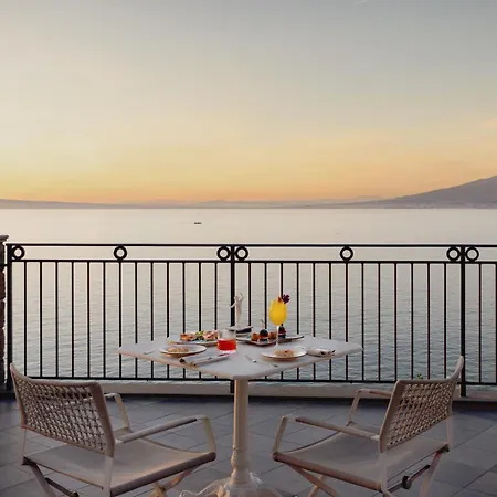 Bellevue Syrene Hotel 5*