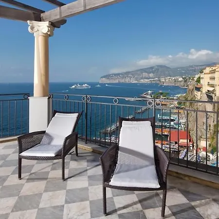 Bellevue Syrene Hotel 5*