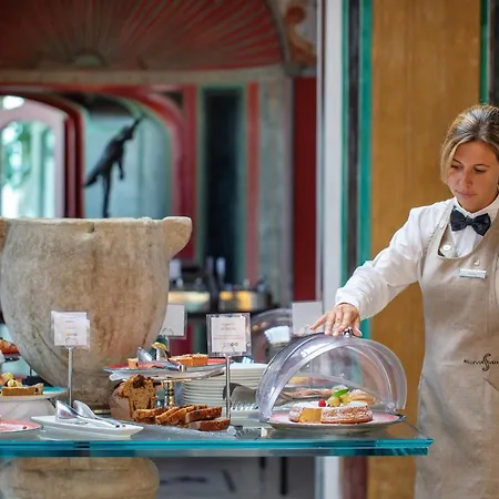 Bellevue Syrene Hotel